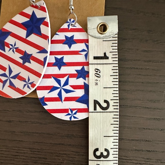 Patriotic Star Earrings NWOT - Picture 4 of 7